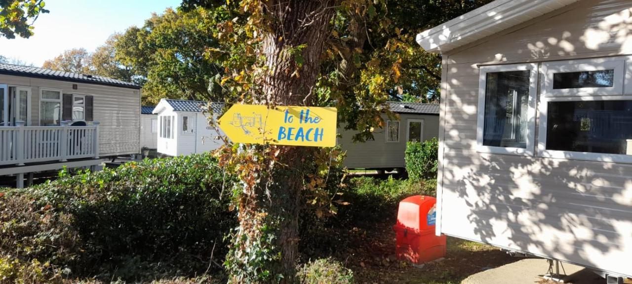 Family Breaks At Rockley Park With Prosecco And A Box Of Chocolates On Arrival Villa Poole Exteriör bild